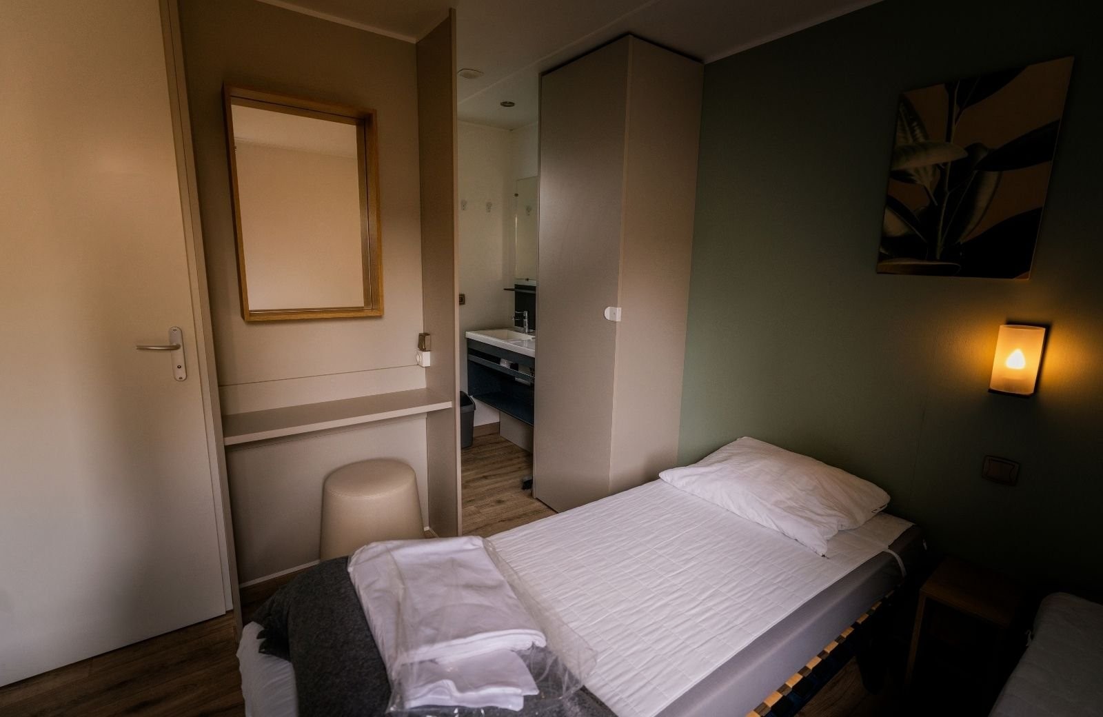 Camping lodge 4p slaapkamer 2 losse bedden 2