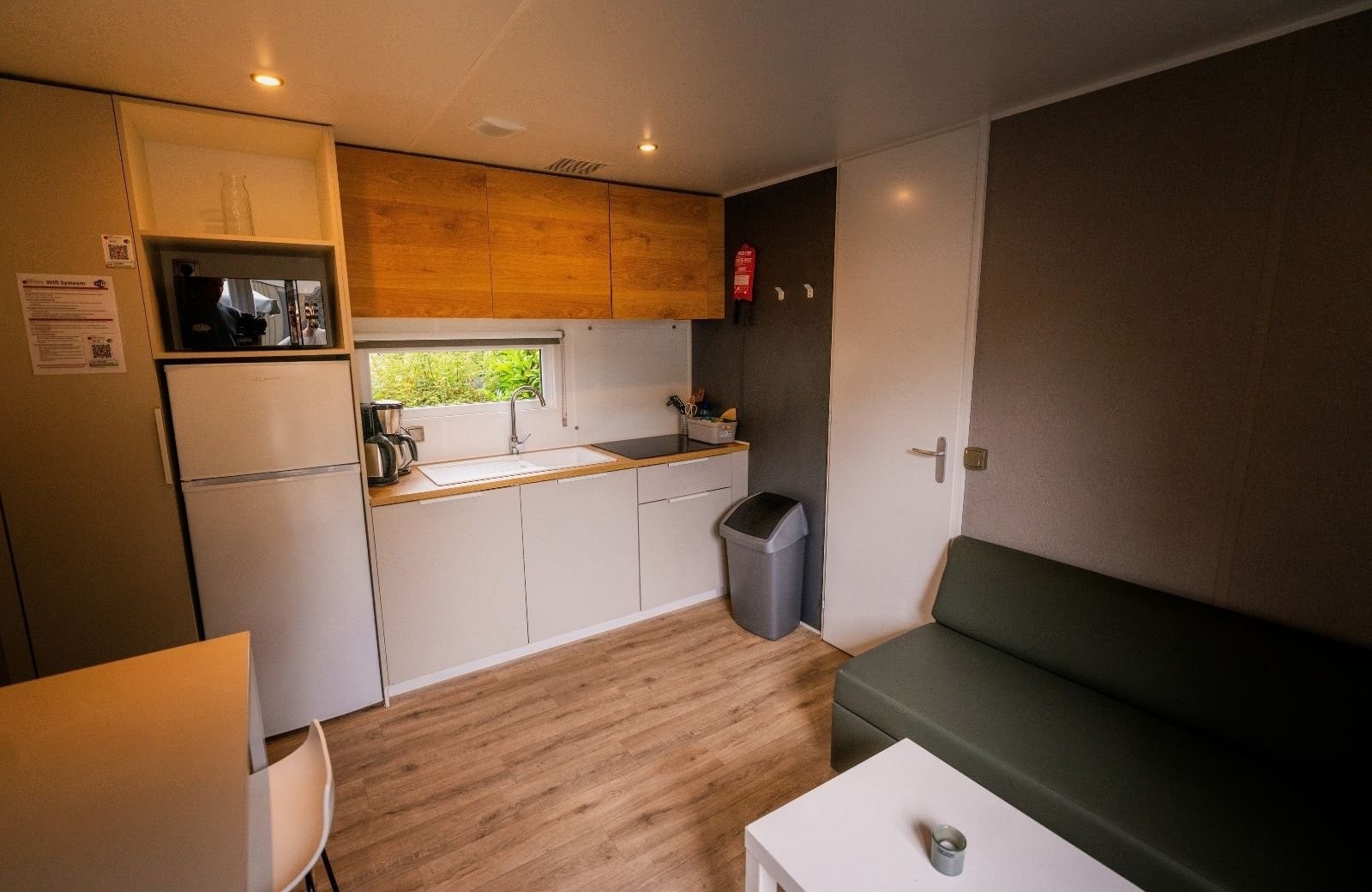 Camping lodge 4p woonkeuken