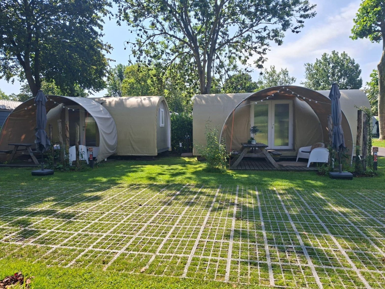 Coco tent ingerichte tent op vakantiepark delftse hout in delft