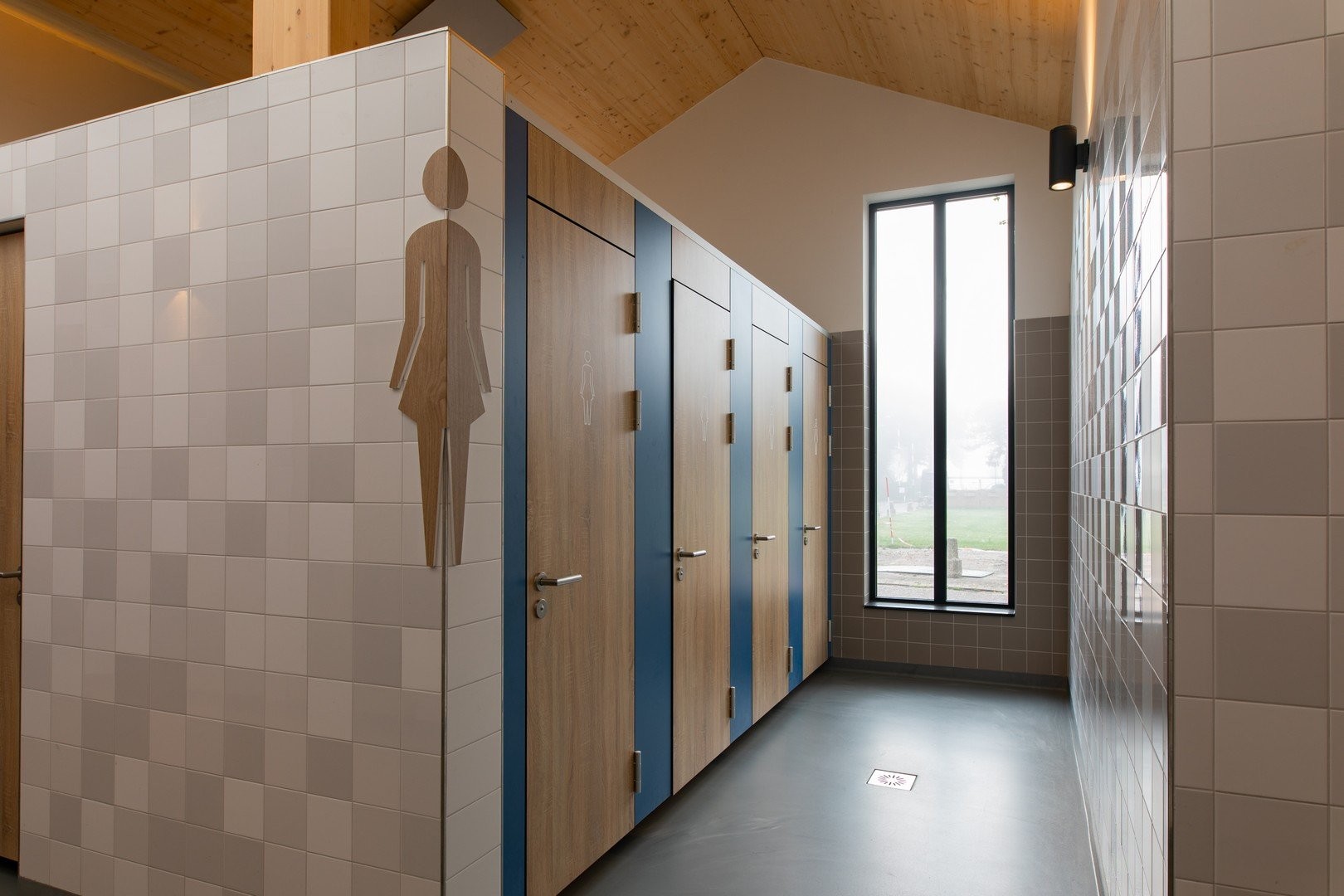 Sanitairgebouw 44